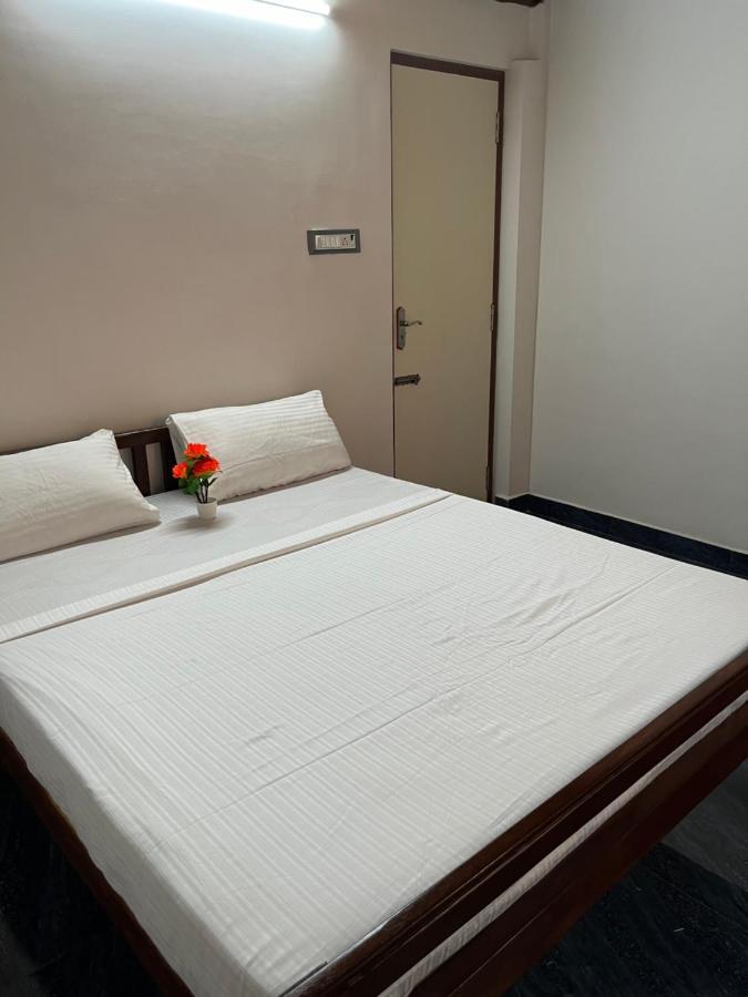 Serenity Bay Home Stay Puducherry Eksteriør billede